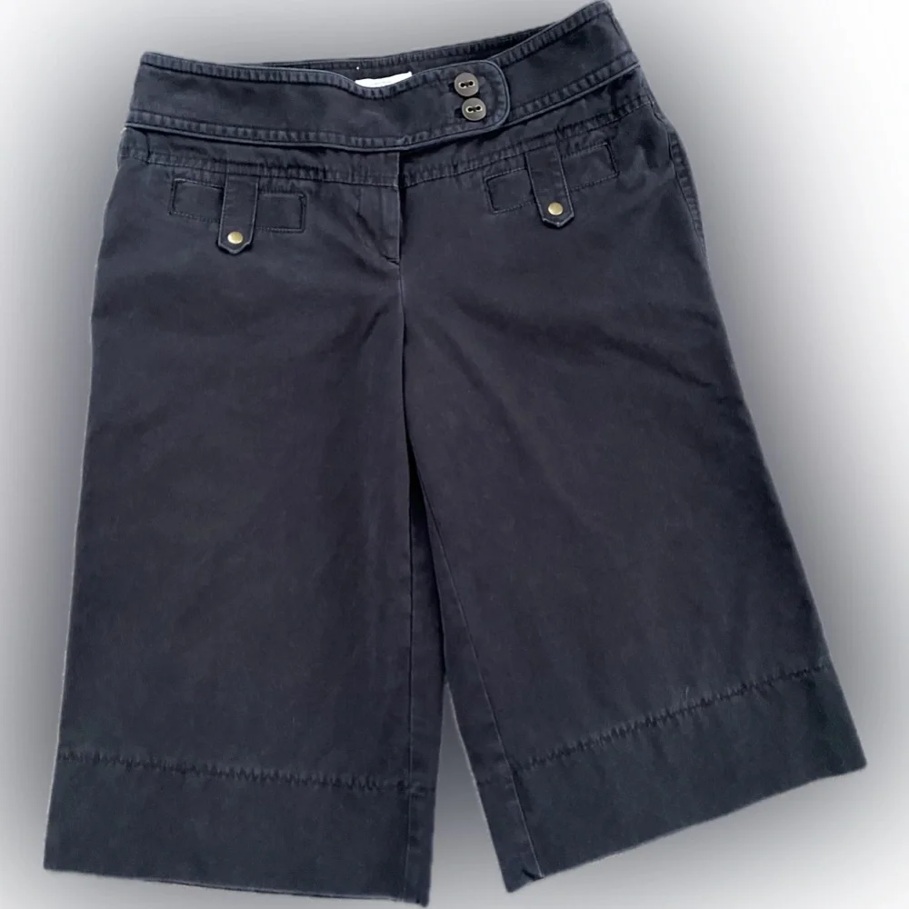 LOFT Marisa Bermuda Shorts Capris - Size 8 - Super Cute! - Picture 1 of 7